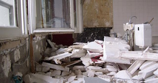 Демонтаж хрущевки в Вичуге - удаление старых полов и стен по выгодной цене от 1752 рублей.